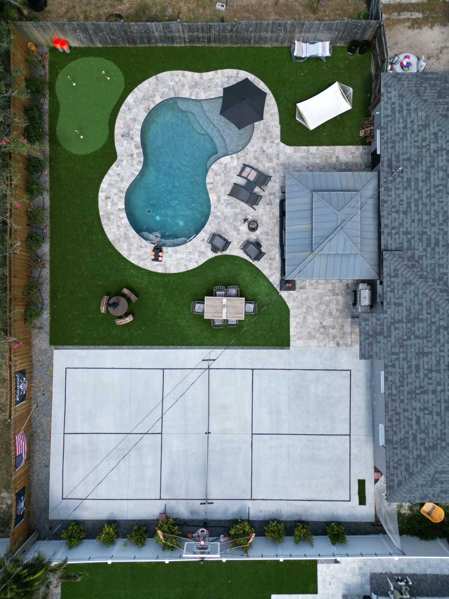 Custom swimming pool built by Pool Perfection