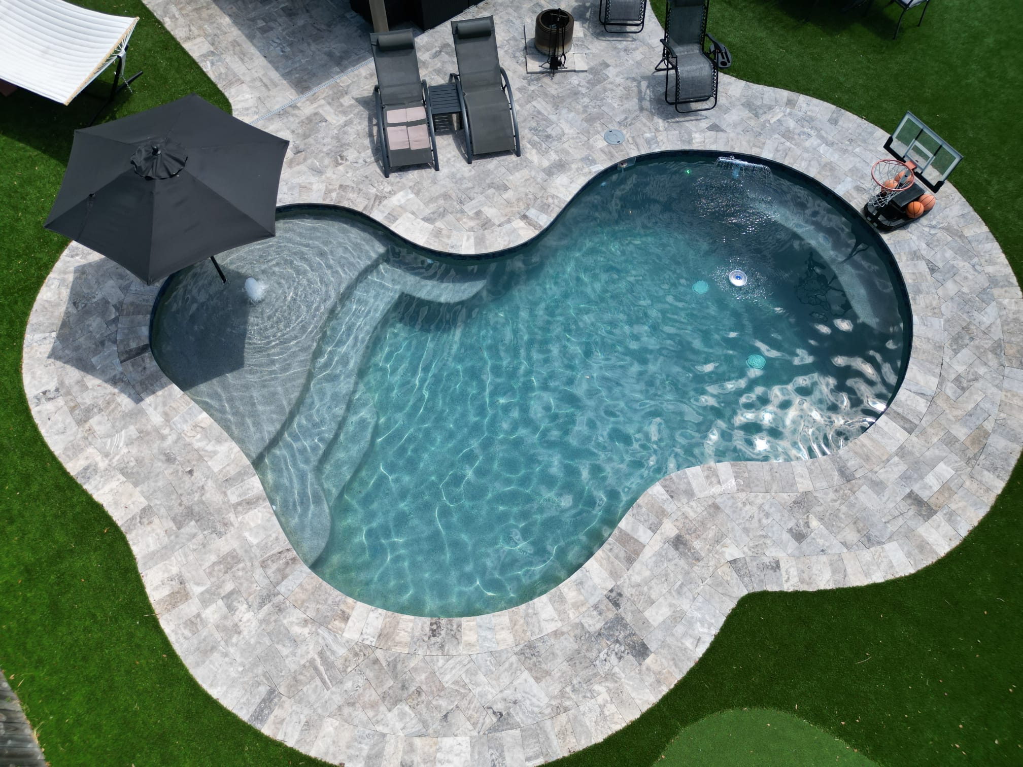 Custom swimming pool built by Pool Perfection