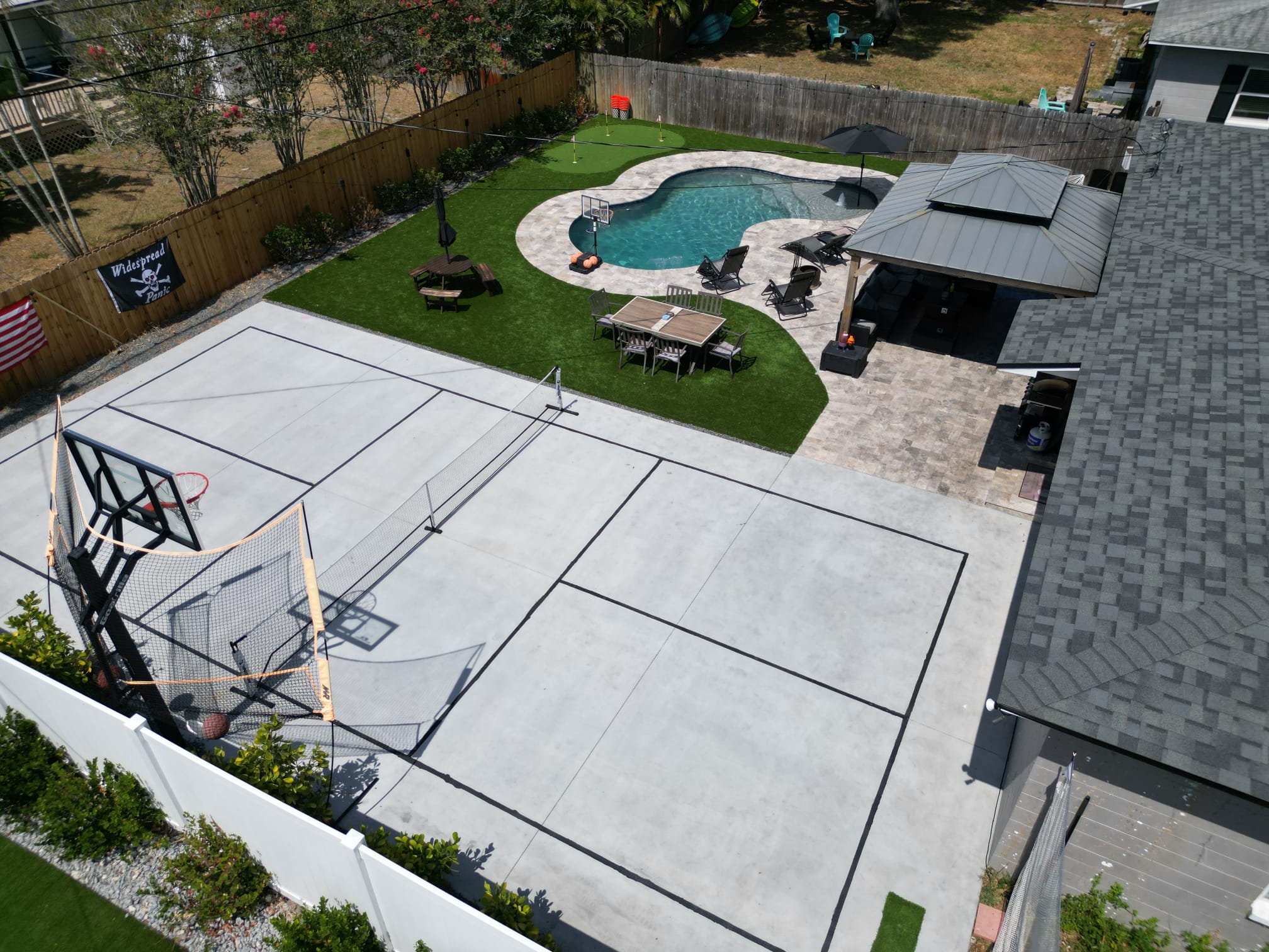 Custom swimming pool built by Pool Perfection
