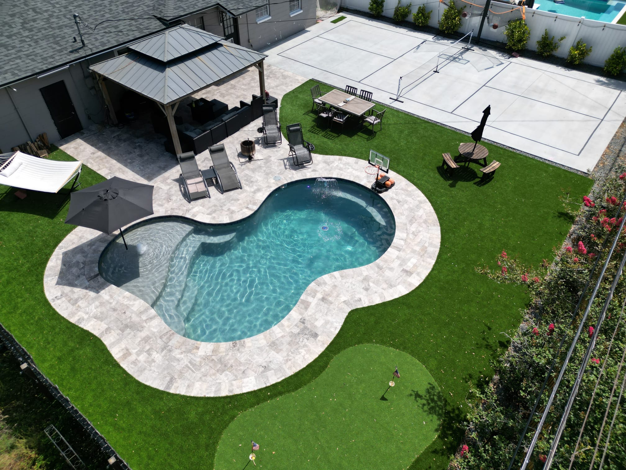 Custom swimming pool built by Pool Perfection