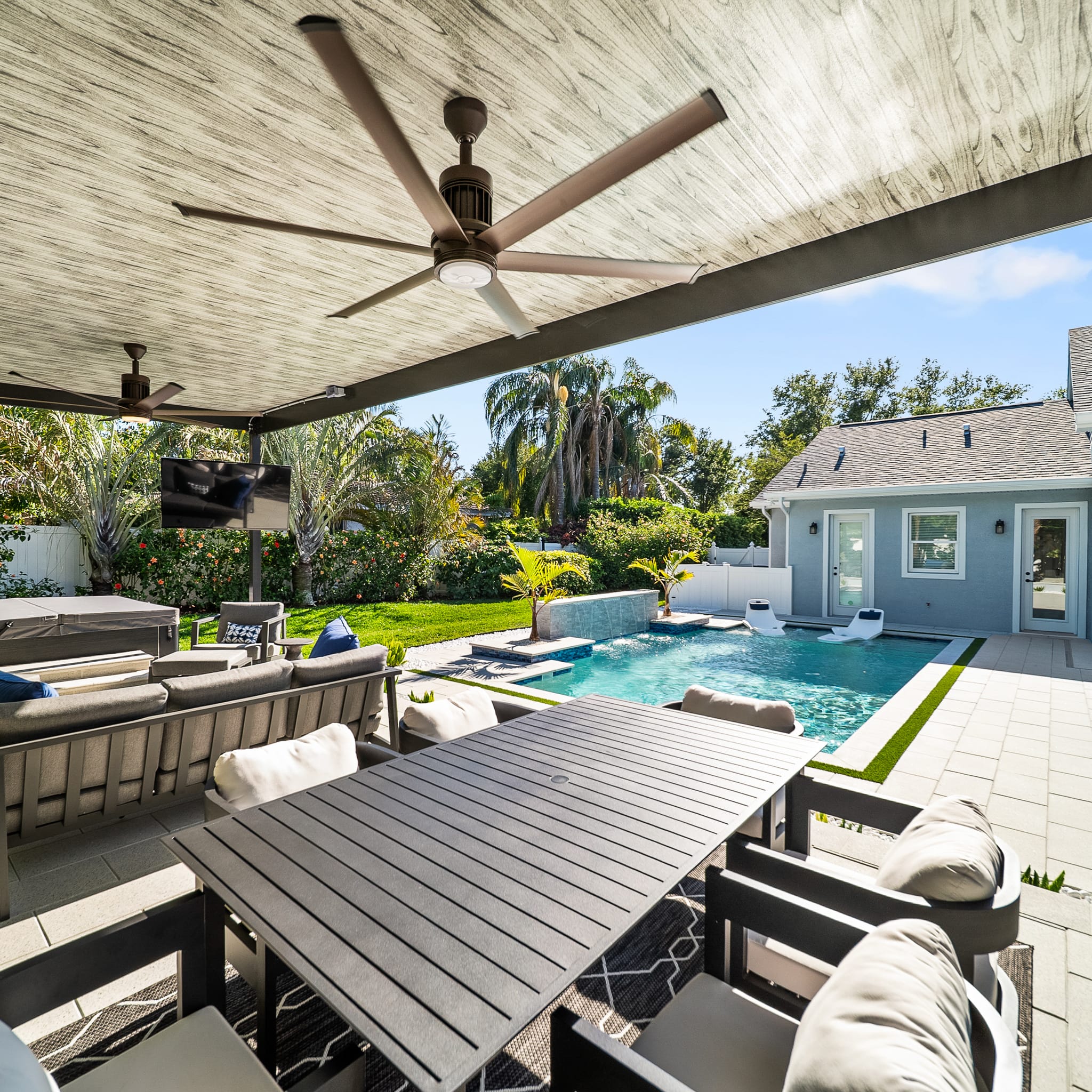 Custom swimming pool built by Pool Perfection