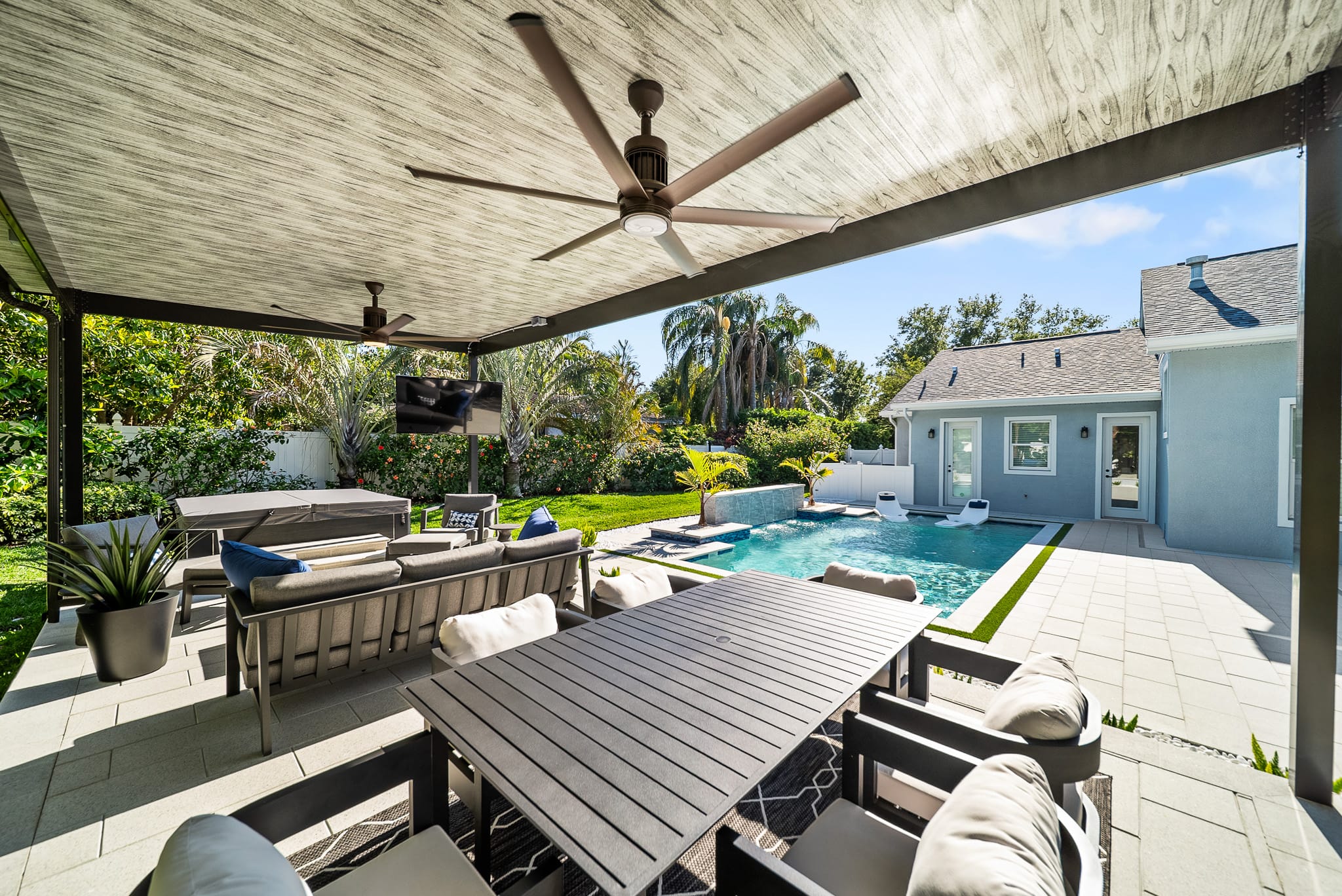 Custom swimming pool built by Pool Perfection