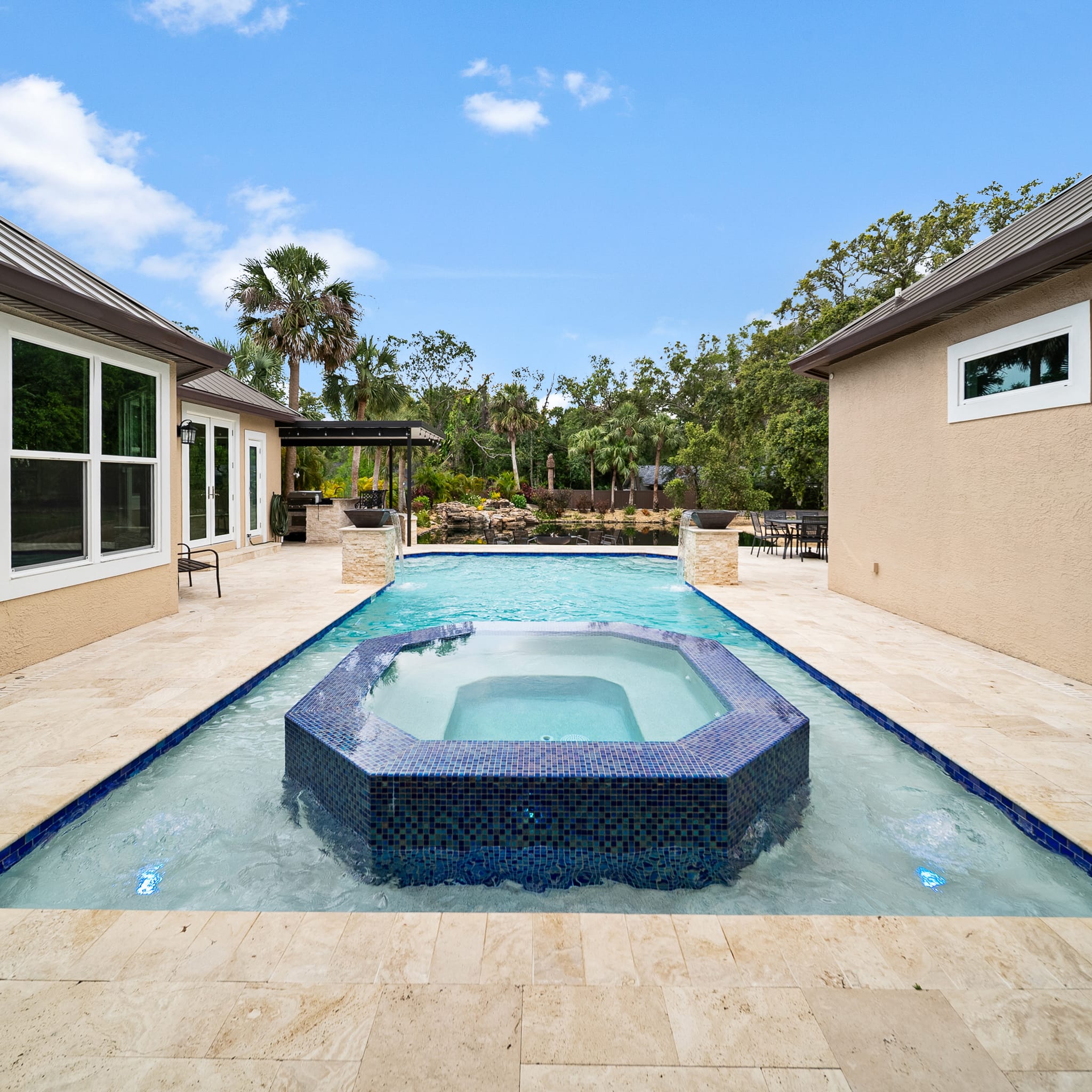 Custom swimming pool built by Pool Perfection