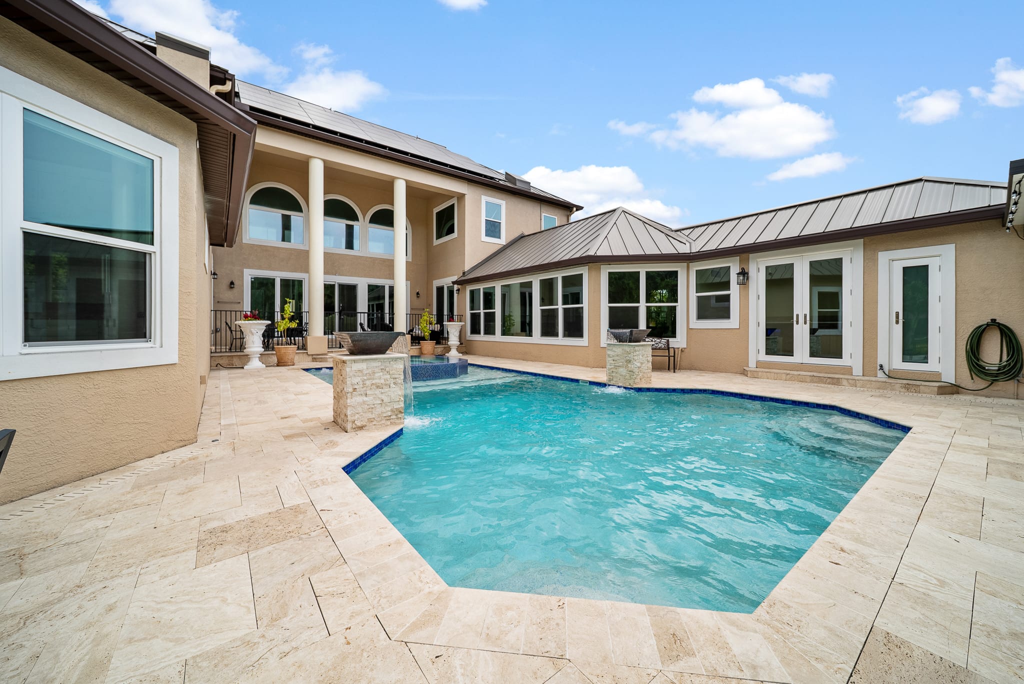 Custom swimming pool built by Pool Perfection
