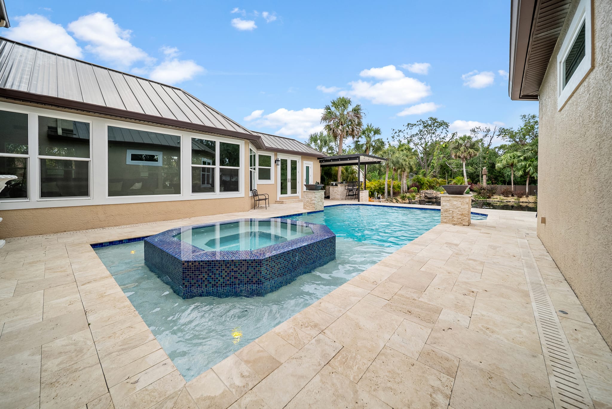 Custom swimming pool built by Pool Perfection