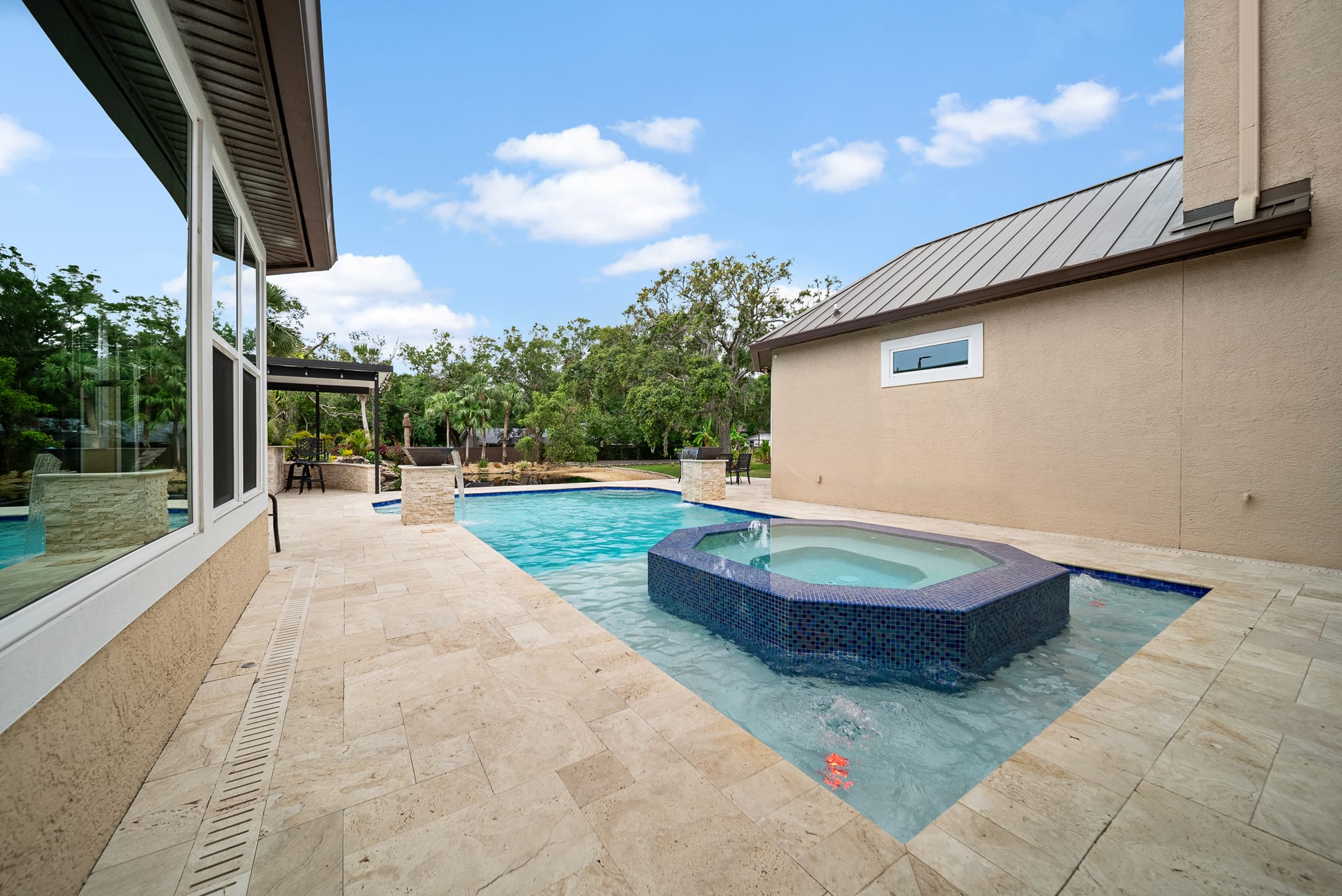Custom swimming pool built by Pool Perfection