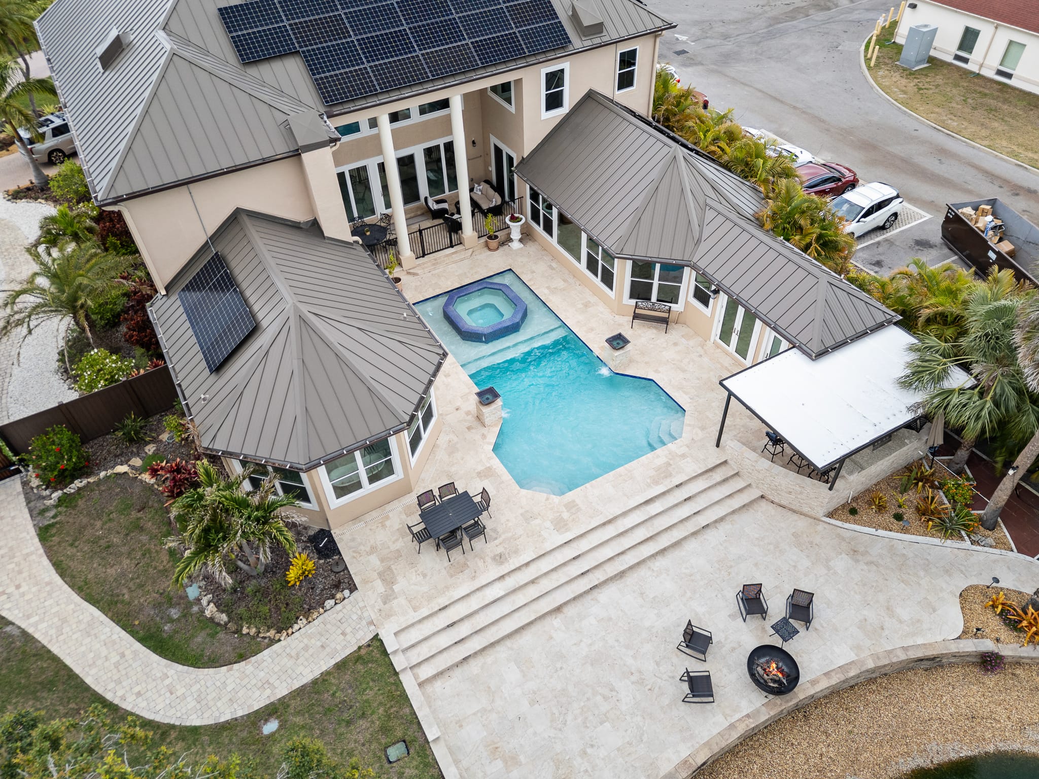 Custom swimming pool built by Pool Perfection