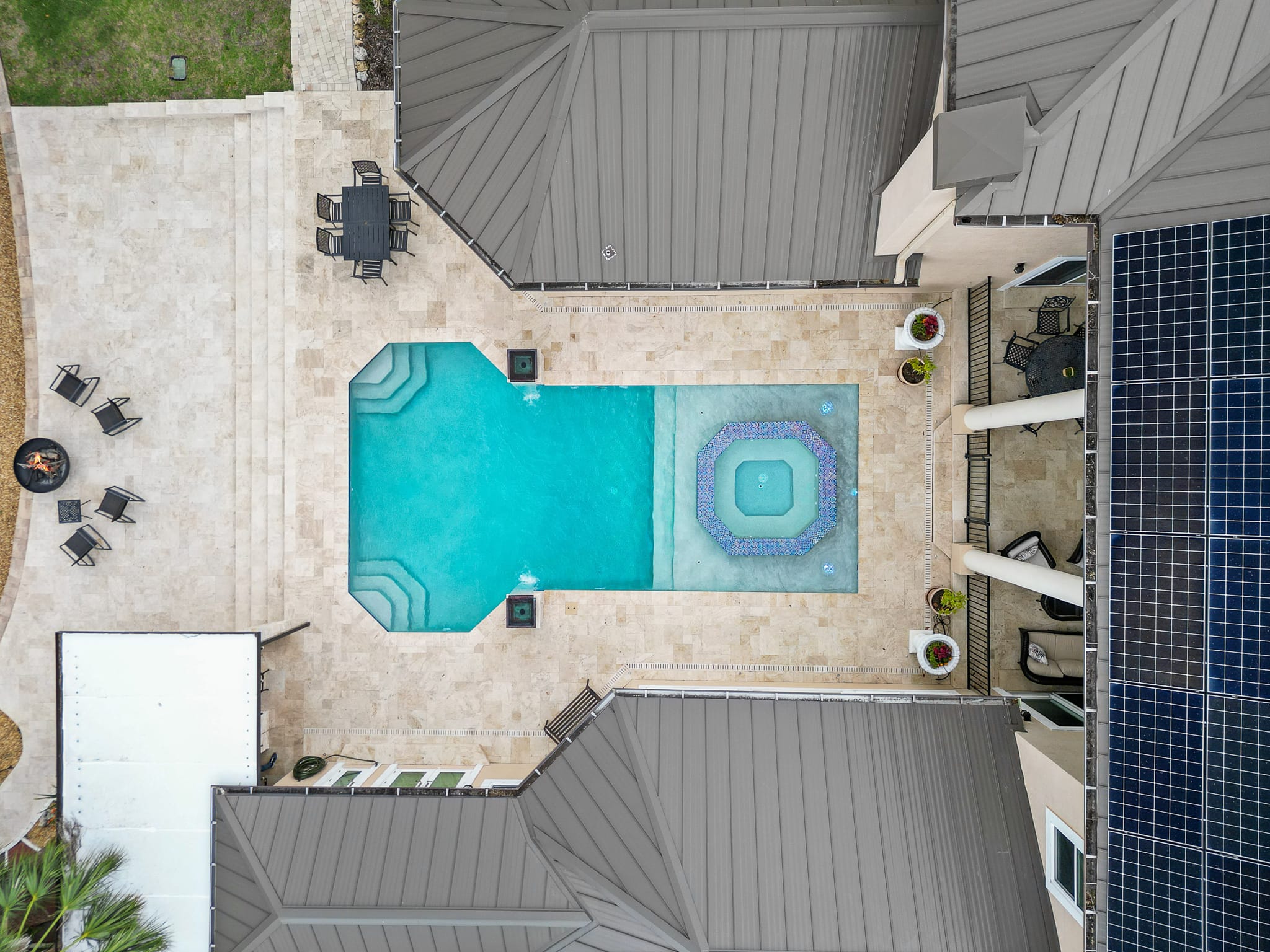 Custom swimming pool built by Pool Perfection