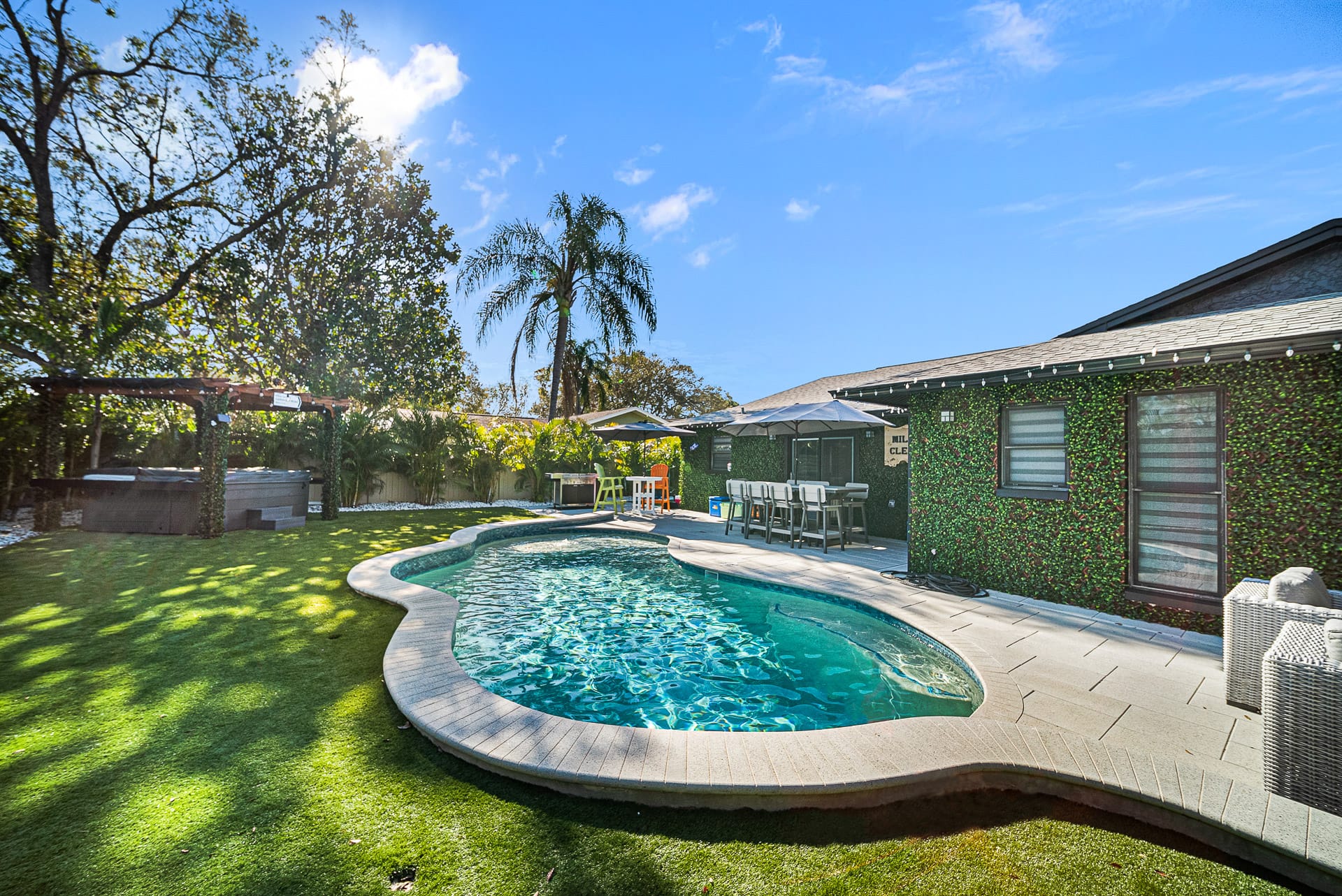 Custom swimming pool built by Pool Perfection