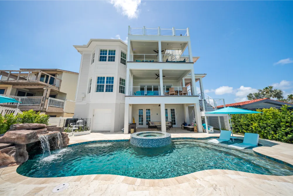 Custom swimming pool built by Pool Perfection