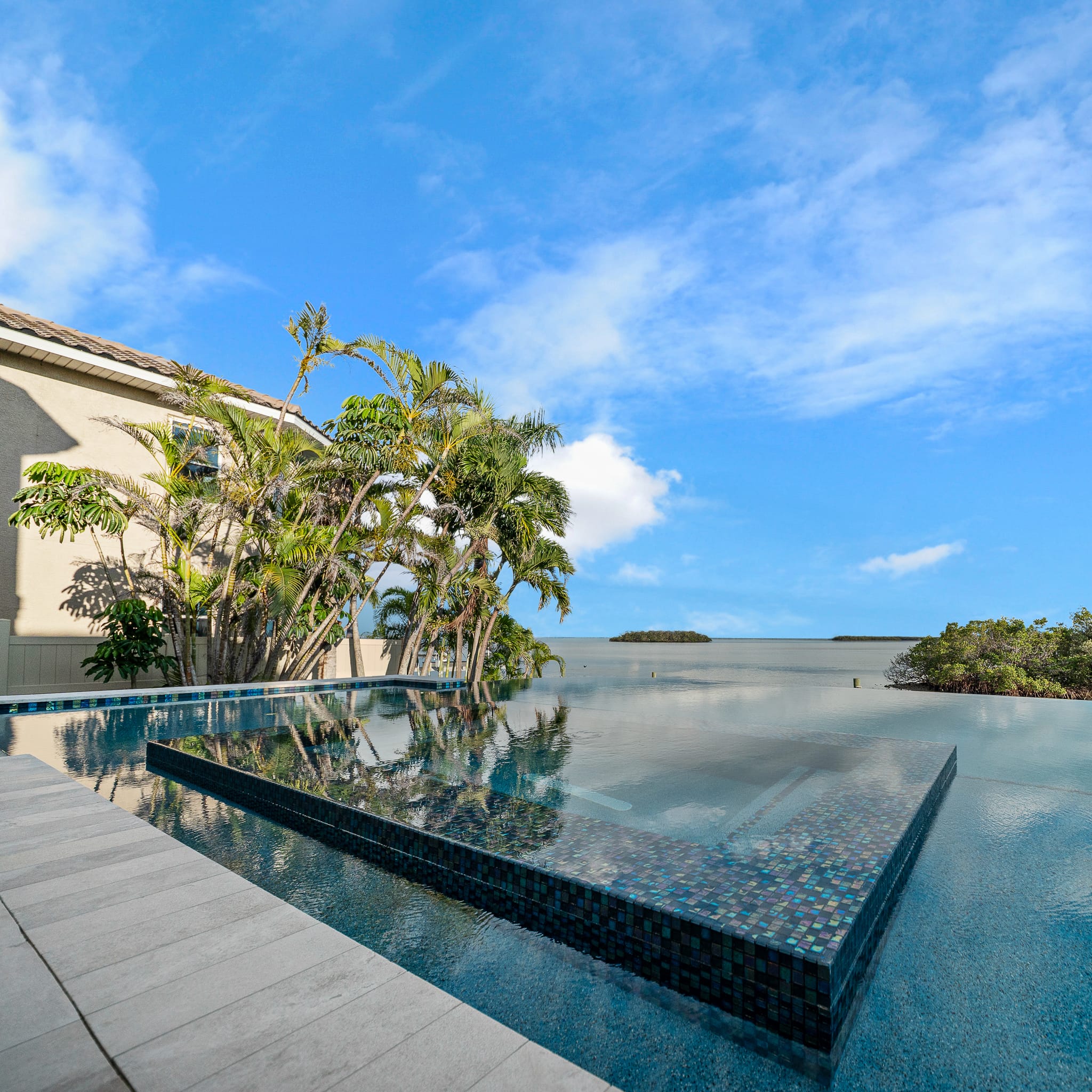 Custom swimming pool built by Pool Perfection