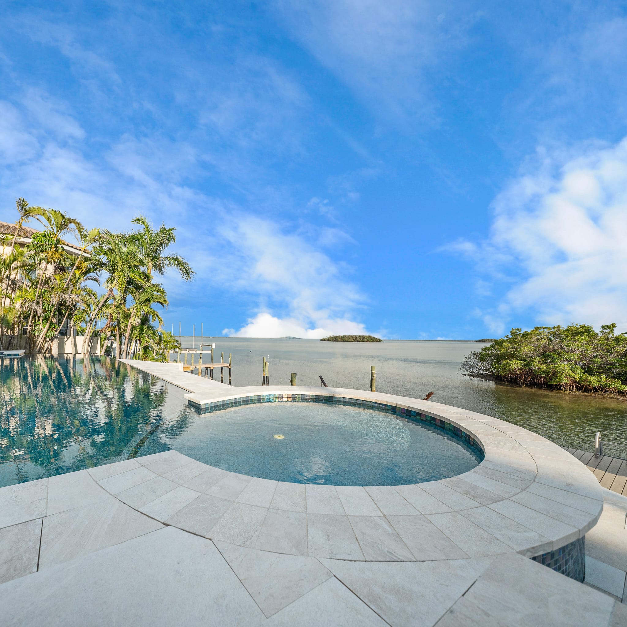 Custom swimming pool built by Pool Perfection