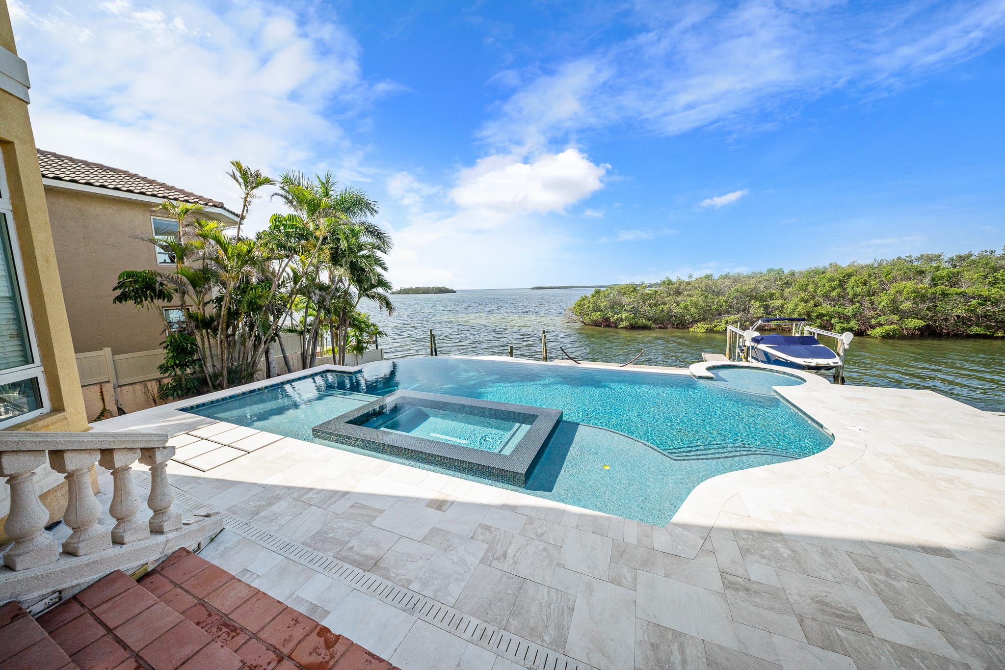 Custom swimming pool built by Pool Perfection