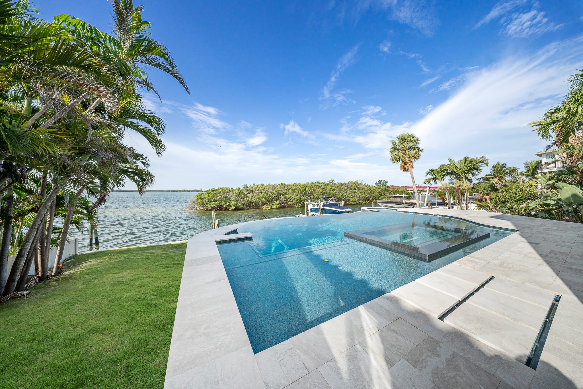 Custom swimming pool built by Pool Perfection