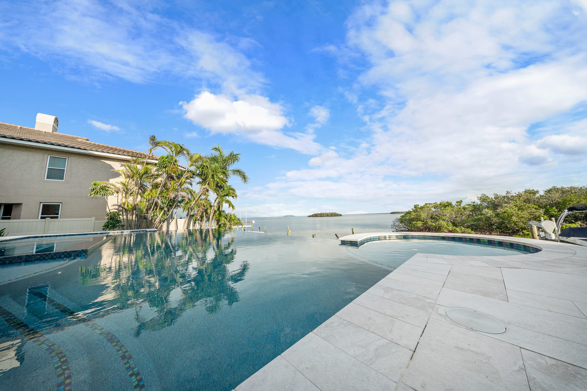 Custom swimming pool built by Pool Perfection