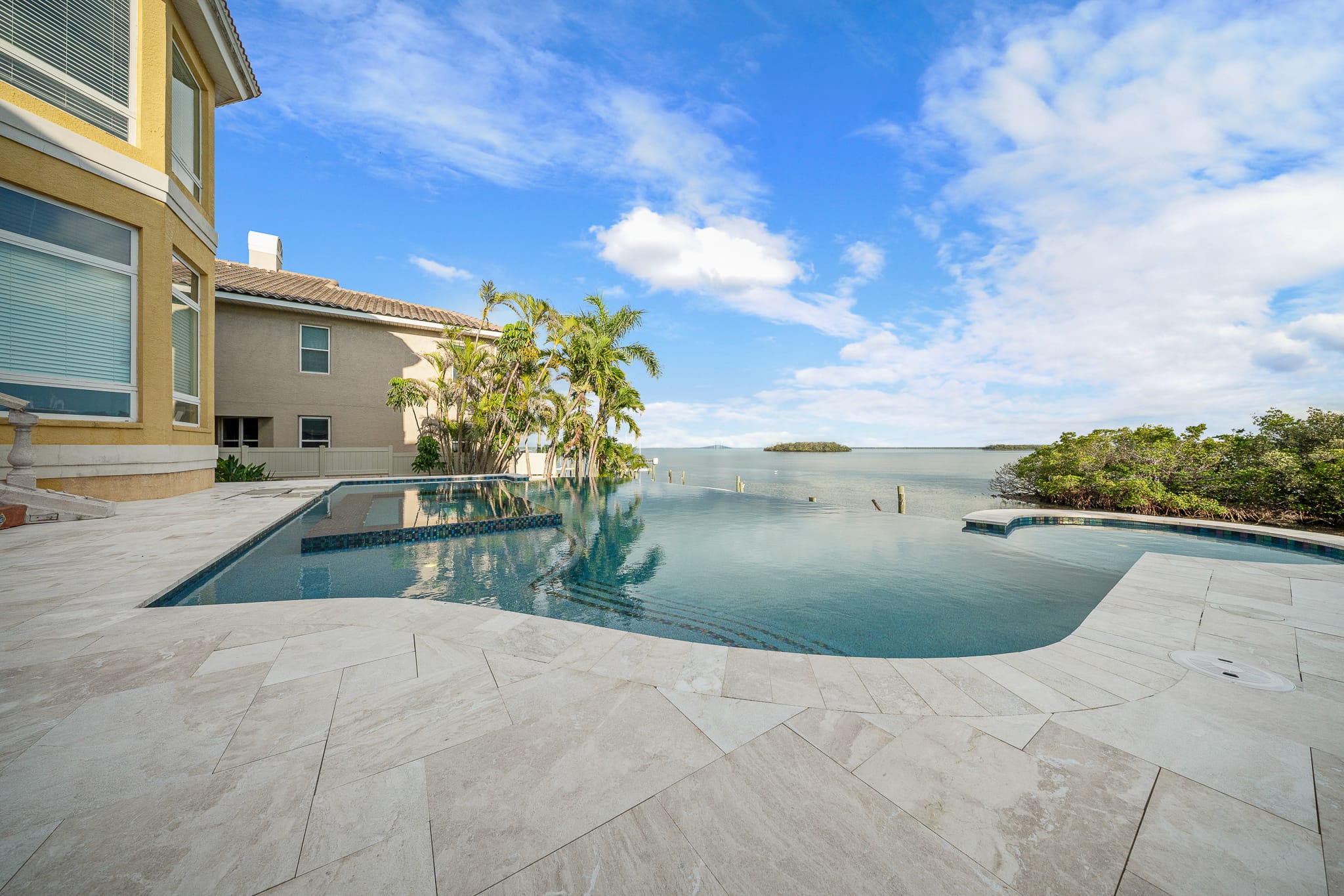 Custom swimming pool built by Pool Perfection