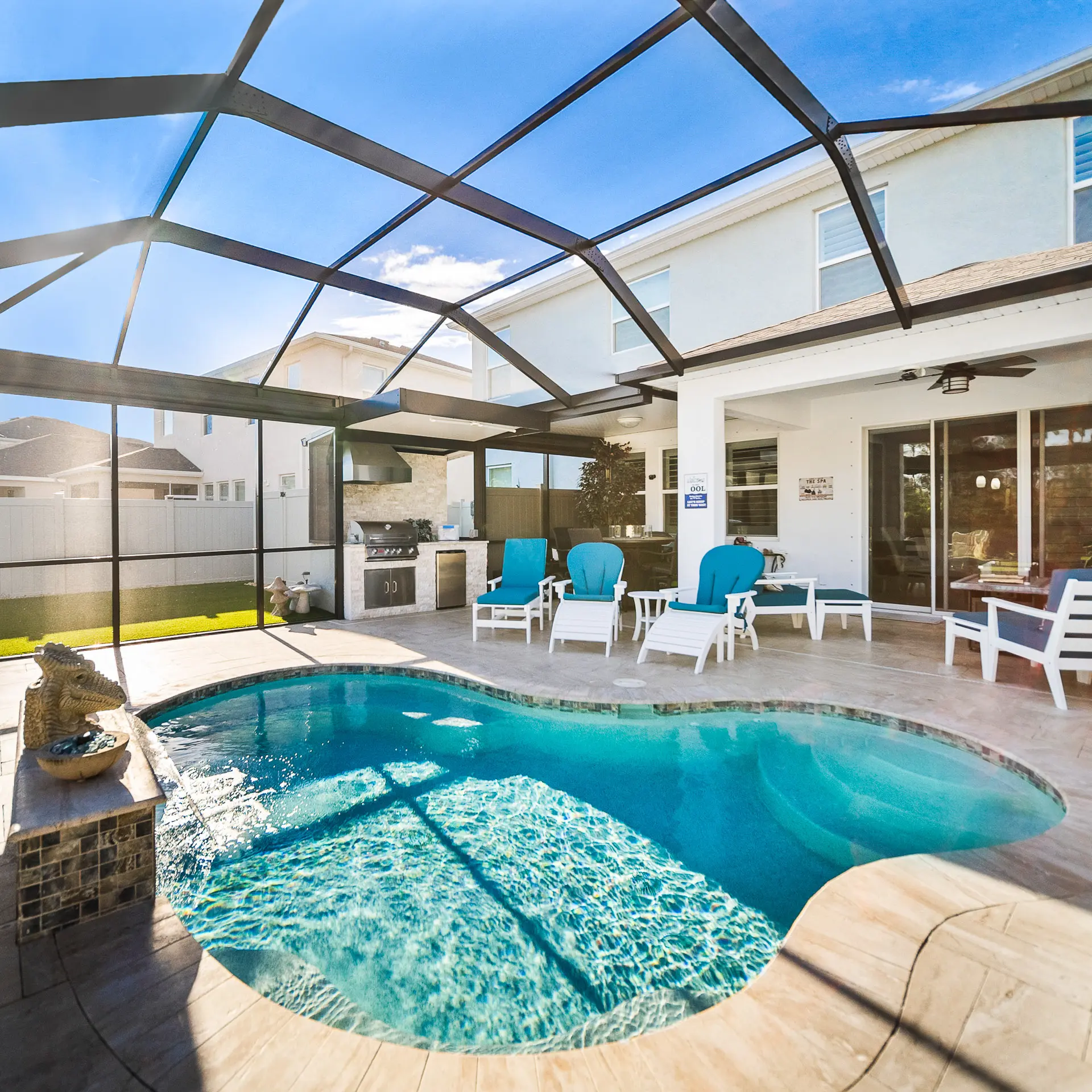 Custom concrete pool and spa built by Pool Perfection in a West Orlando backyard